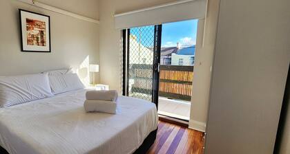 Vibrant location, steps from Enmore Road & King Street