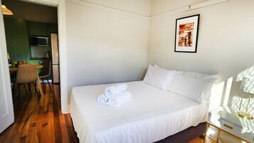 2 bedrooms, desk, iron/ironing board, free WiFi