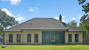 Exterior - Beautiful 3-bedroom, 2 Bath New Build Home on Lake Palestine with WiFi, AC (Flint)