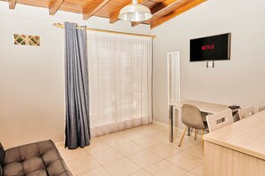 Apartment | Living area | Flat-screen TV - APARTAMENTO EN LAURELES ZONA ROSA  (Medellín)