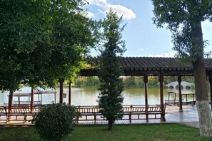 Property grounds - Hurui Hotel (Mile)