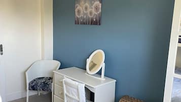 2 slaapkamers, een strijkplank/strijkijzer, wifi, beddengoed