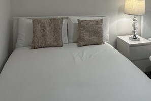 2 chambres, fer et planche Ă repasser, Wi-Fi, draps fournis