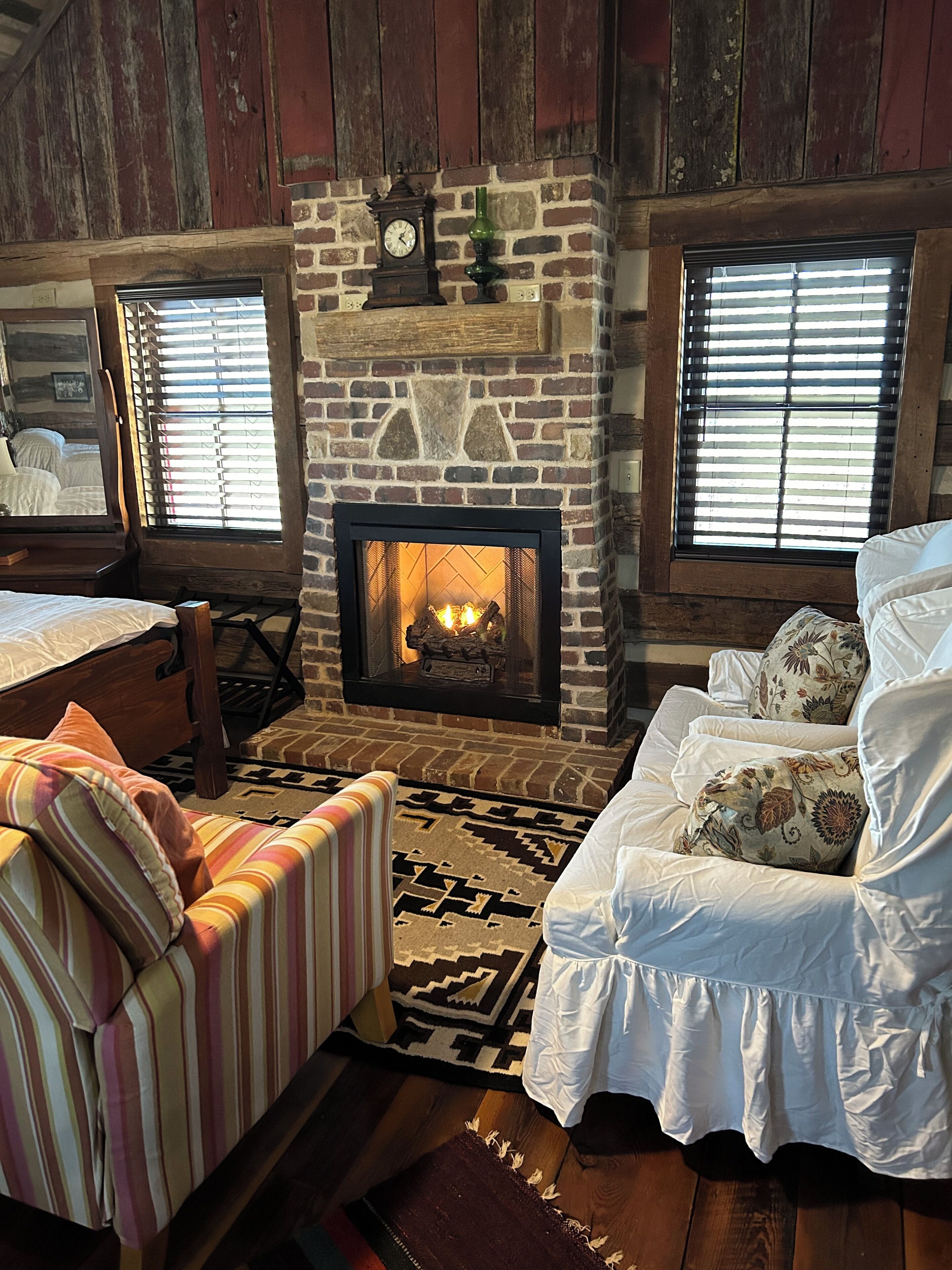 2 chambres, fer et planche à repasser, accès au Wi-Fi (inclus)