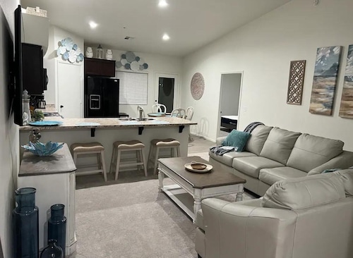 Relaxing 3 bedroom 2 bath townhome great location. Close to hospitals & MCAS.