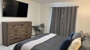 3 bedrooms, iron/ironing board, WiFi, bed sheets