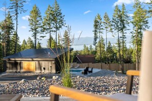 Property grounds - The Lakeside: Heated Pool, Spa, Lake views (Lakeside)