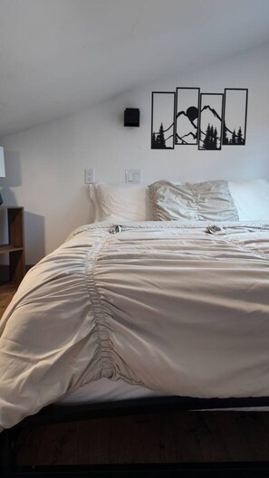 1 makuuhuone, työpöytä, Wi-Fi, vuodevaatteet