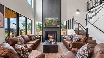 TV, fireplace, offices