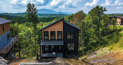 Mountain View Manor - Luxury Cabin