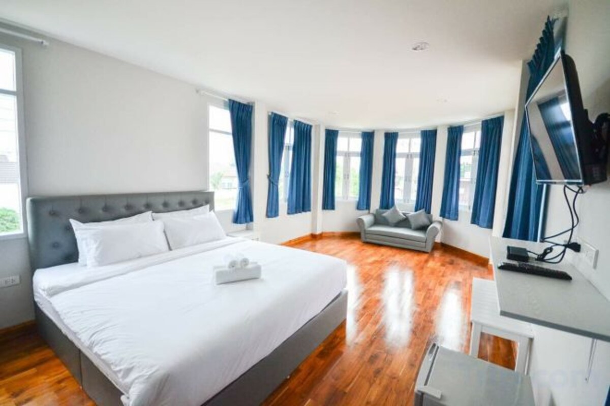 Deluxe Room With City View