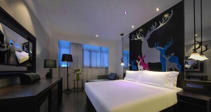 chengjing LIFE HOTEL (Shanghai Pujiang Shendu Road Metro Station)