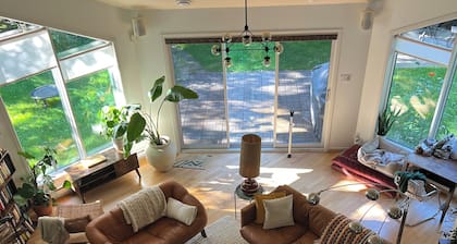 Cozy and bright ski chalet on Mount Sutton - seasonal rental