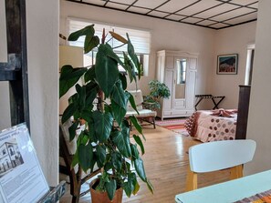 2 Schlafzimmer, Zimmersafe, Bügeleisen/Bügelbrett, WLAN