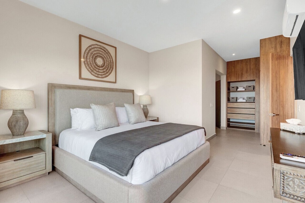 Brand New July 2024 2BR Condo w Shocking Views Cabo San Lucas Stayz