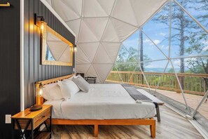 1 dormitorio, tabla de planchar con plancha, wifi y ropa de cama