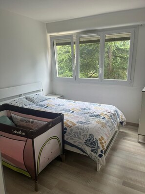1 bedroom, WiFi, bed sheets