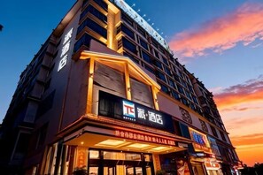 Exterior - Pai Hotel (Chenzhou Yizhang County Yiren Plaza Branch) (Yizhang)