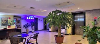 Dazhen Plaza Hotel