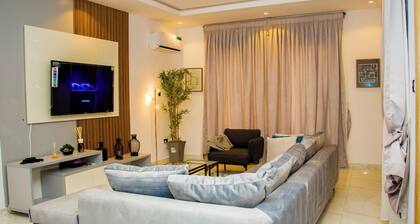 Charming 3-bedroom Villa estate with WiFi, 24/7 Electricity in Songotedo, Lekki