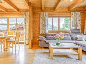 TV - Fantastic penthouse: modern and ski lift nearby (Brixen im Thale)