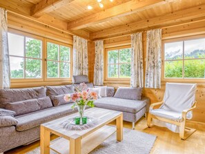 TV - Fantastic penthouse: modern and ski lift nearby (Brixen im Thale)