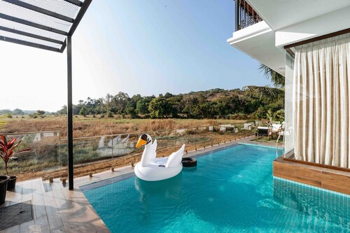 Luxury 4bhk Pool Villa - Sunset View