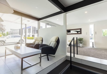 Lobby sitting area. Grand Riccarton Hotel