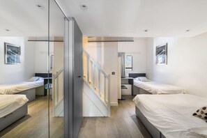 3 bedrooms, desk, free WiFi, bed sheets