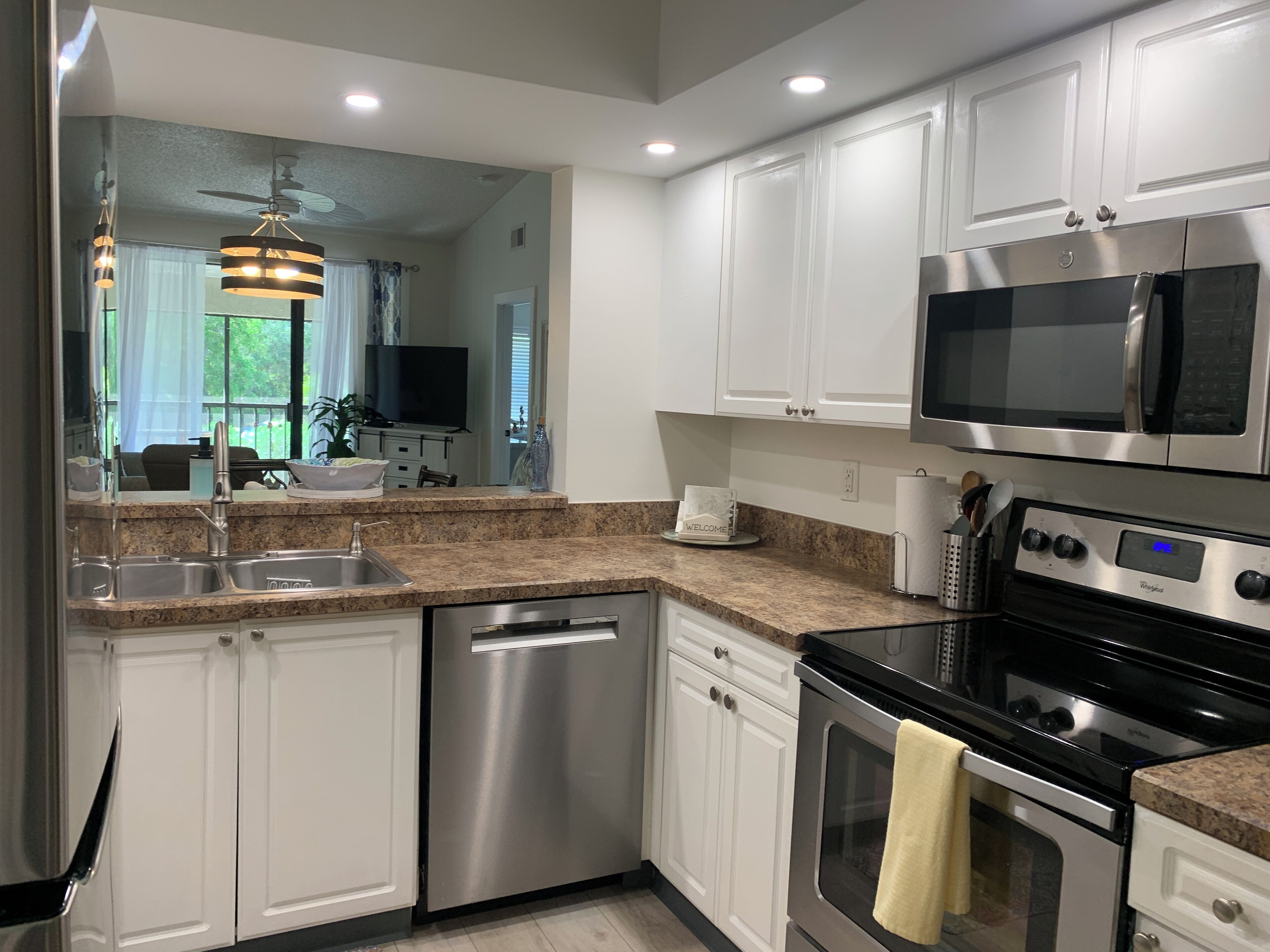 冷蔵庫、電子レンジ、コンロ、食器洗い機