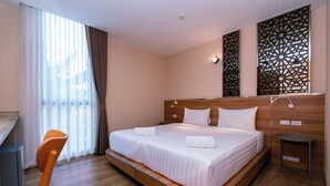 Standard Twin Room | Desk, laptop workspace, WiFi (free), bed sheets - One Budget Hotel Nan Pha Sing (Nan)