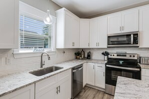 Unclassified image, 5 of 46, button