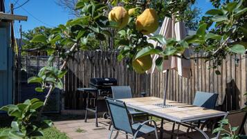 屋外ダイニングエリア