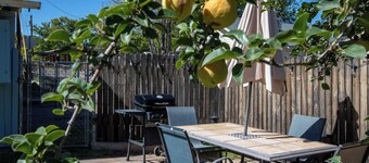 Old Town Cottonwood Cowboy Cottage - 5 min walk to Main Street + Dog-Friendly