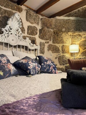 1 bedroom, iron/ironing board, internet