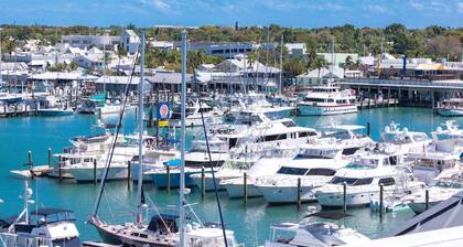 Frank & Norma's Oasis: Stunning 3BR Open Water Home on Sugarloaf, Pool, Beach, Dock & Dog Friendly