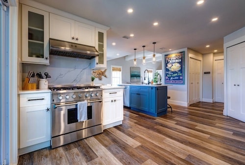 Frank & Norma's Oasis: Stunning 3BR Open Water Home on Sugarloaf, Pool, Beach, Dock & Dog Friendly