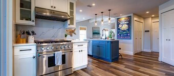 Frank & Norma's Oasis: Stunning 3BR Open Water Home on Sugarloaf, Pool, Beach, Dock & Dog Friendly