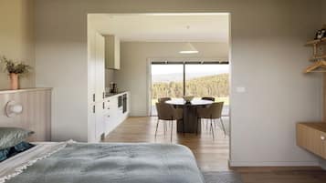 4 bedrooms, individually decorated, individually furnished, free WiFi