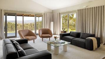 4 habitaciones, decoración personalizada y muebles diferentes