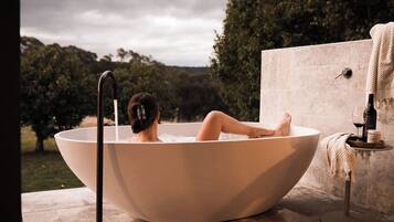 4 habitaciones, decoración personalizada y muebles diferentes