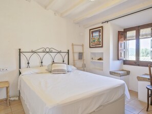 4 Schlafzimmer, Bügeleisen/Bügelbrett, Bettwäsche