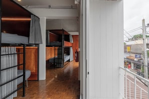Soundproofing, free WiFi, bed sheets - Ed Hostel Rachamakka (Chiang Mai)