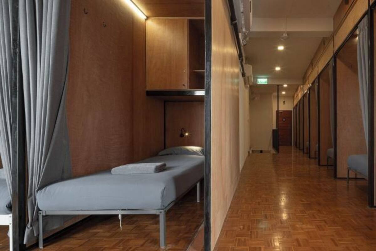 Soundproofing, free WiFi, bed sheets