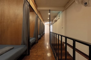 Bunk Bed in Mixed Dormitory Room | Soundproofing, free WiFi, bed sheets - Ed Hostel Rachamakka (Chiang Mai)