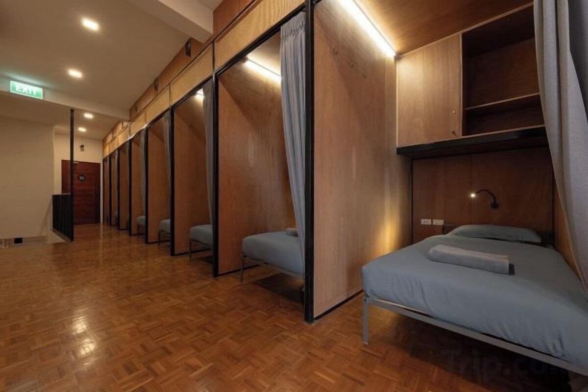 Soundproofing, WiFi (free), bed sheets