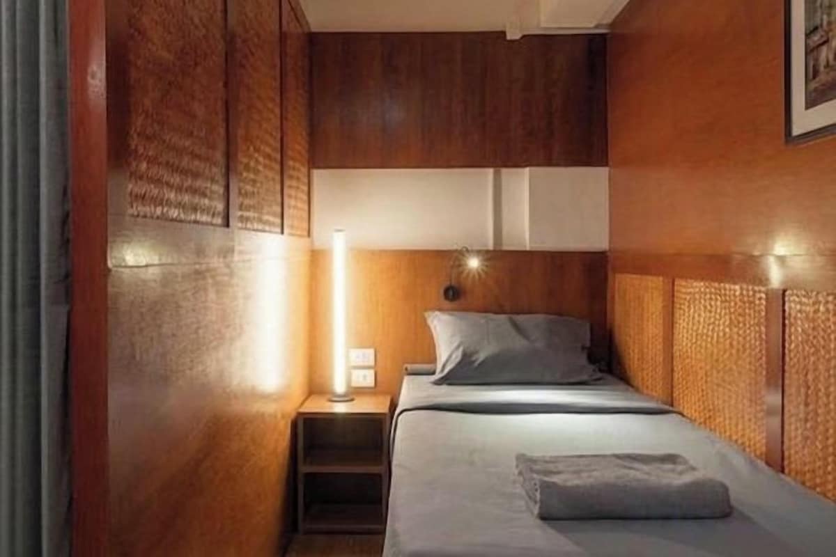 Soundproofing, WiFi (free), bed sheets