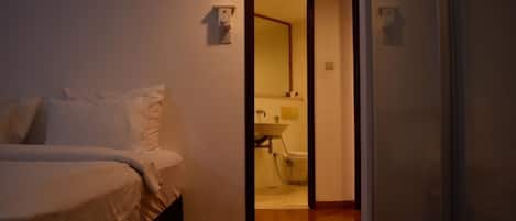 2 室のベッドルーム、アイロン / アイロン台、WiFi、ベッドシーツ