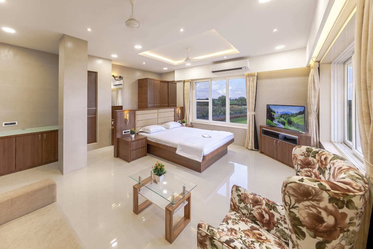 Junior Studio Suite | Iron/ironing board, free WiFi