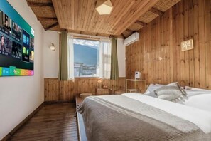 Room - Long Sunshine (Dali City)